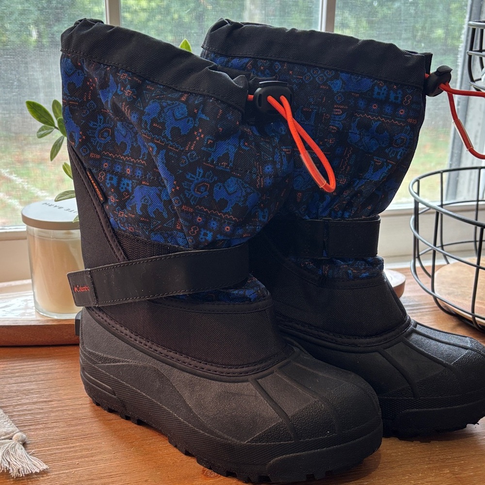 Columbia Black and Patterned Blue Snow Boots